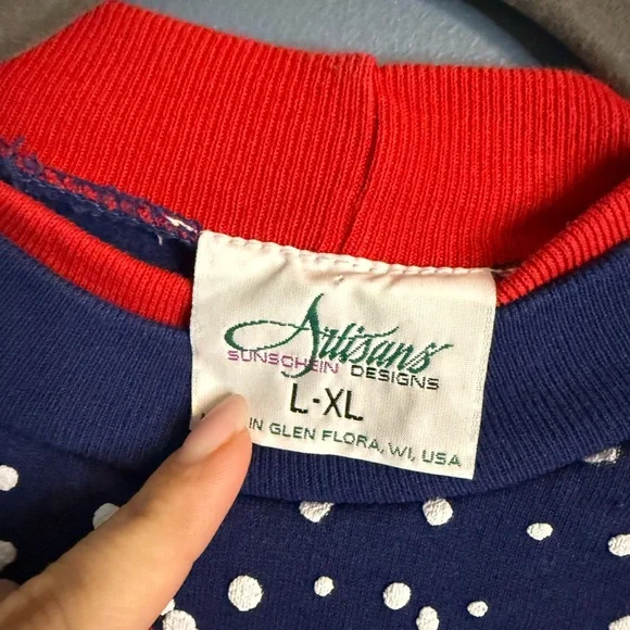 Vintage winter snowy cardinal sweatshirt - Picture 4 of 4